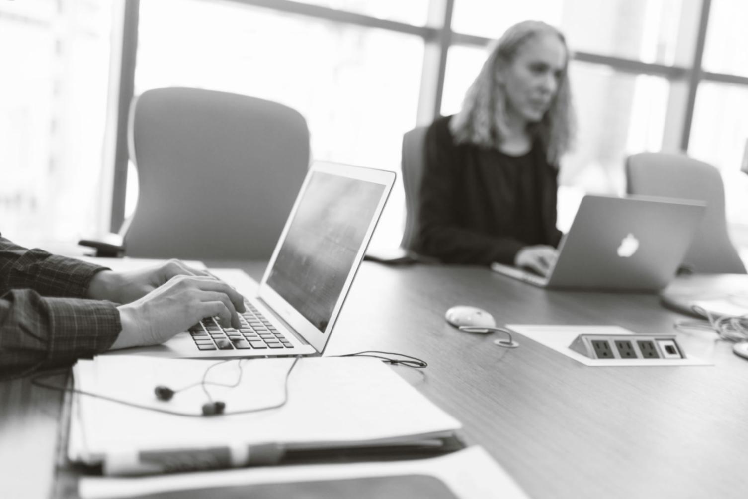 Professionisti legali in formazione su tecniche negoziali